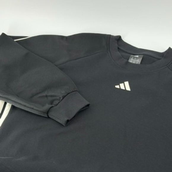 adidas Tops - Adidas Womens XL Black Cropped Sweatshirt 3 Stripe Raglan Pullover Logo Top